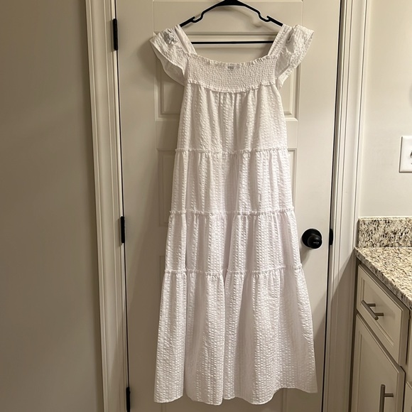 OLD Navy White Smocked Women's Dress - Picture 9 of 9